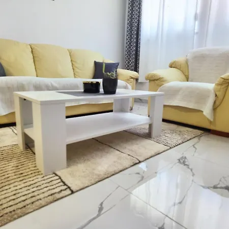 Andrea Apartment *