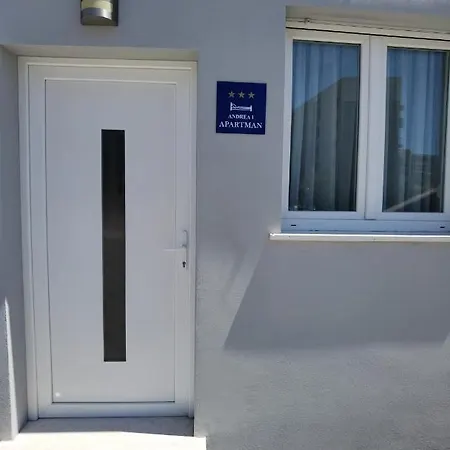 Andrea Apartament *