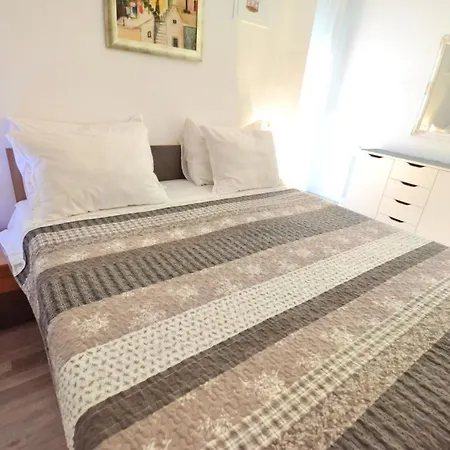 Andrea Apartament *