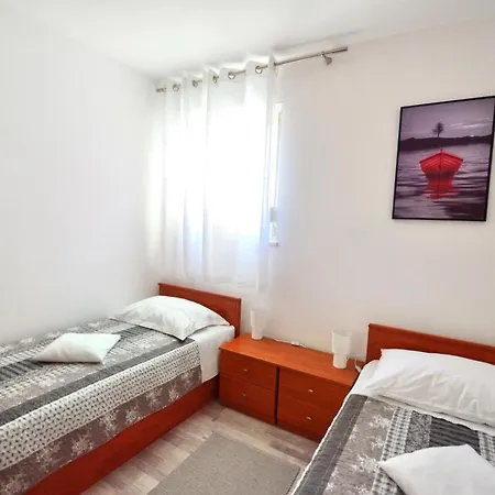 Apartment Andrea *