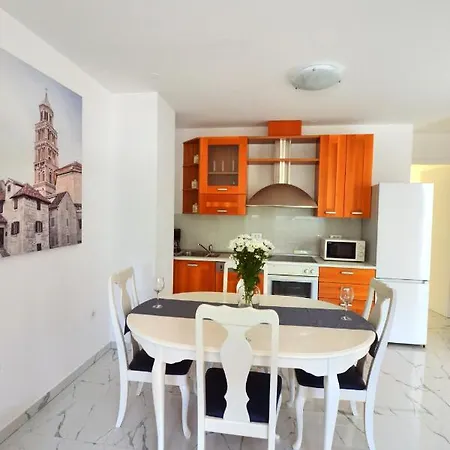 Andrea Apartment *
